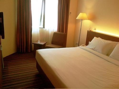 Yt Midtown Hotel 3*